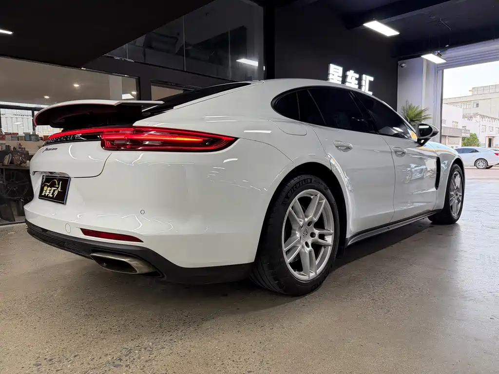 Porsche Panamera 2019 — фото 14