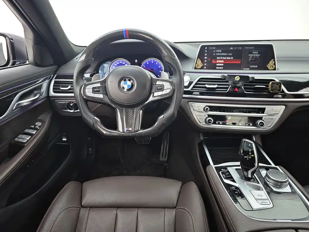 BMW 7 Series 2018 — фото 21