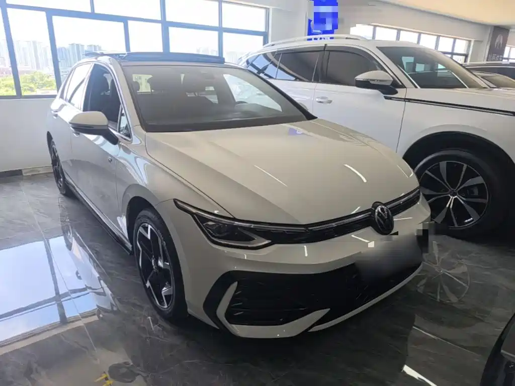 Volkswagen Golf 2025