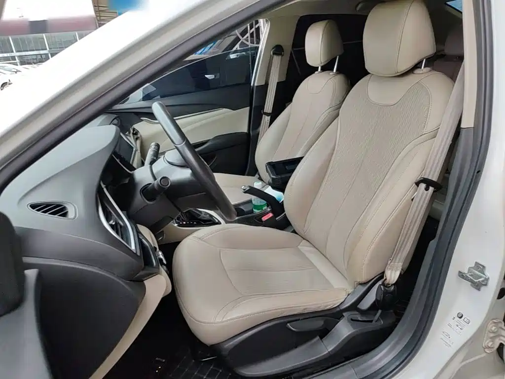Buick Excelle 2016 — фото 15