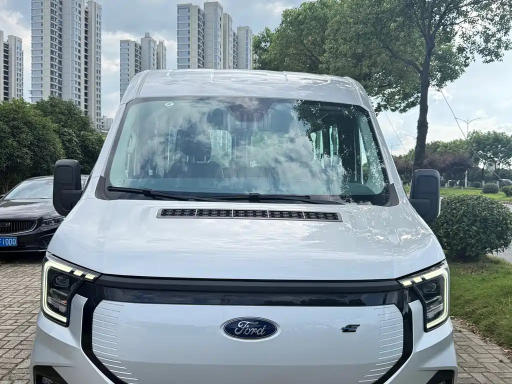 Ford E-Transit 2023 — фото 2