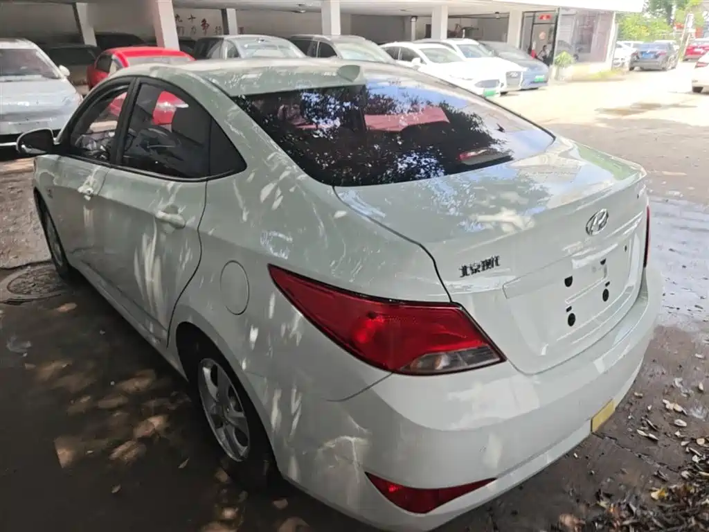 Hyundai Verna 2016 — фото 5