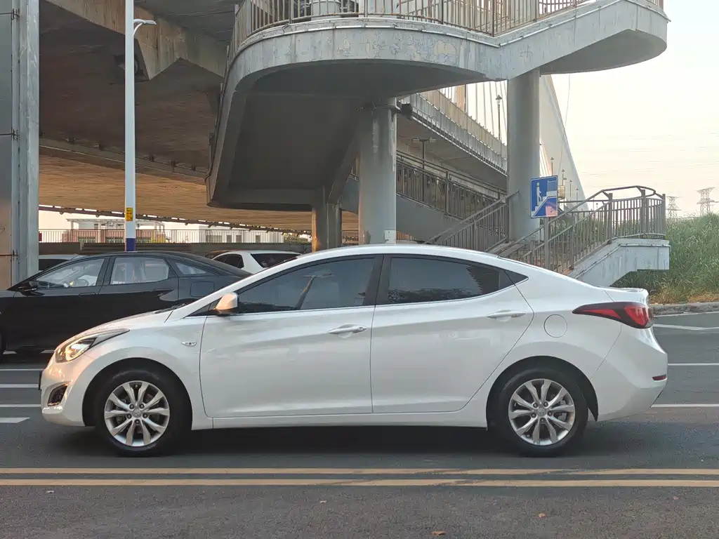 Hyundai Elantra Langdong 2017 — фото 4