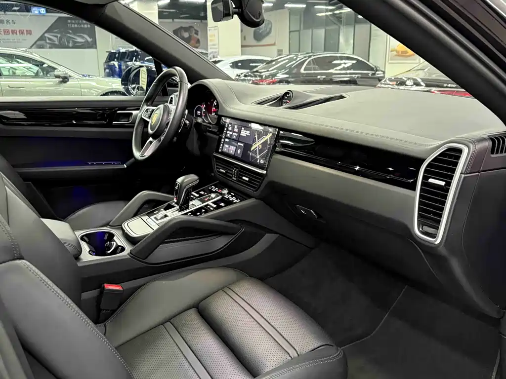 Porsche Cayenne 2019 — фото 12