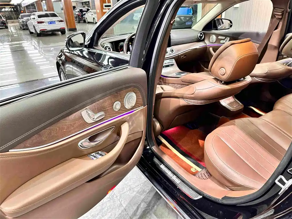 Mercedes-Benz E-Class 2022 — фото 20