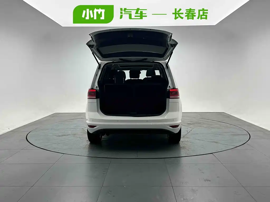 Volkswagen Touran 2023