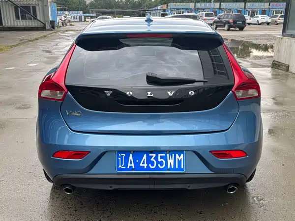 Volvo V40 2014
