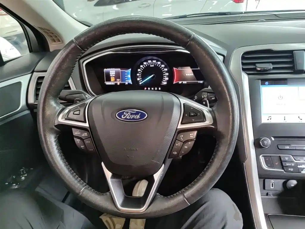 Ford Mondeo 2018 — фото 11