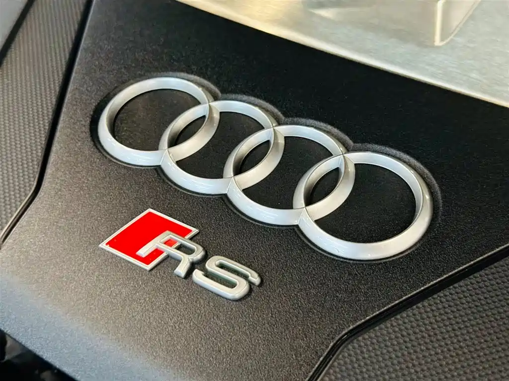 Audi RS 6 2021 — фото 19