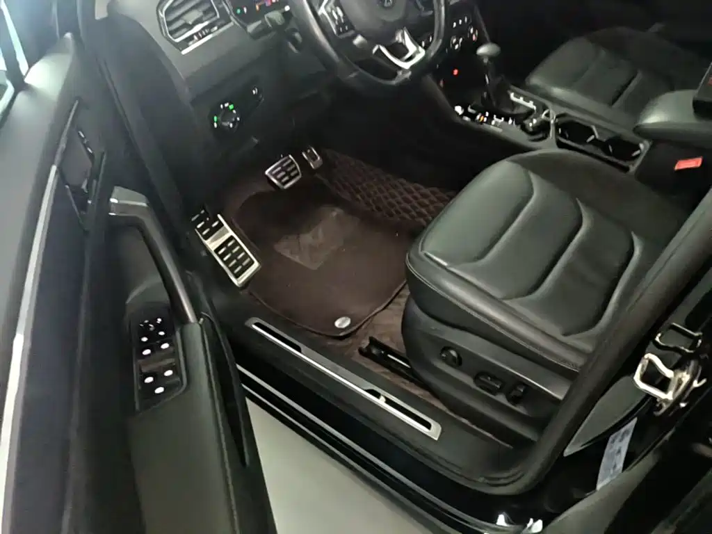 Volkswagen Tiguan L 2020 — фото 16