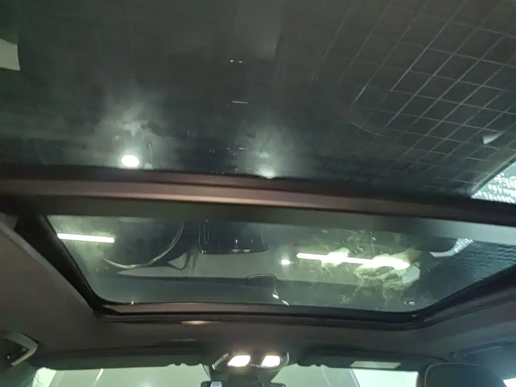 Volvo XC40 New Energy 2021 — фото 18