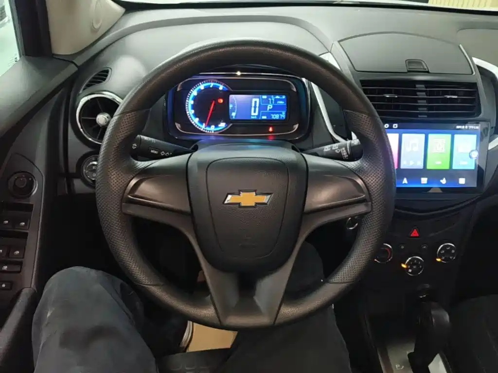 Chevrolet Trax 2015 — фото 11