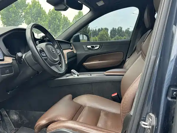 Volvo XC60 2023