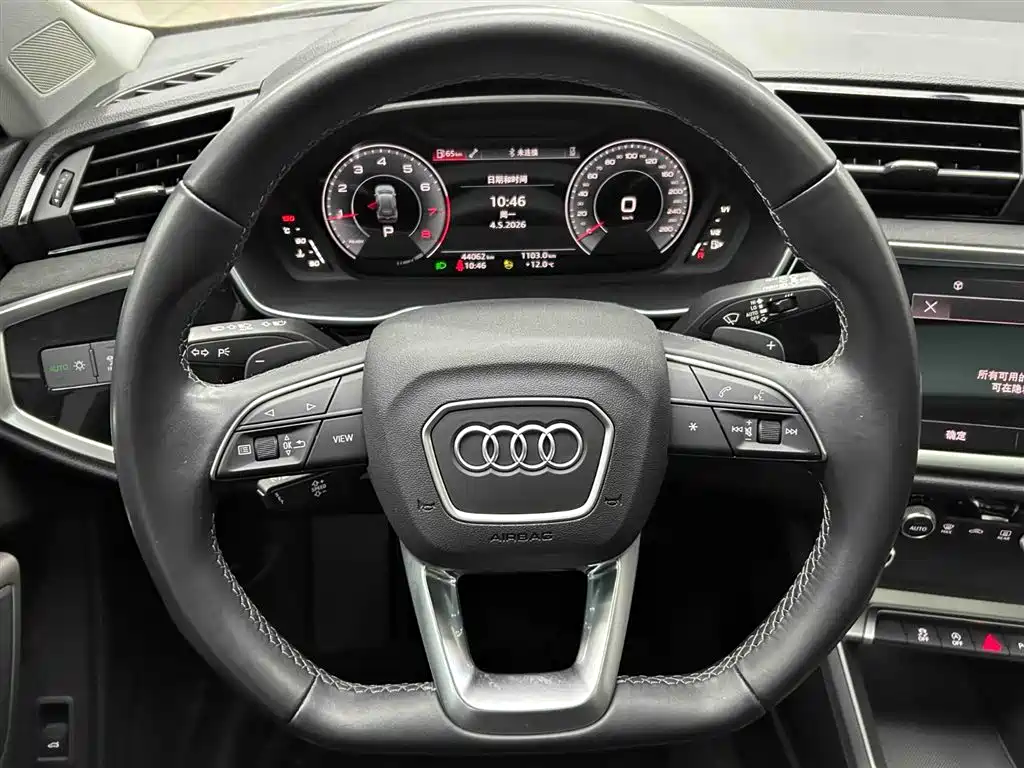 Audi Q3 2022 — фото 3