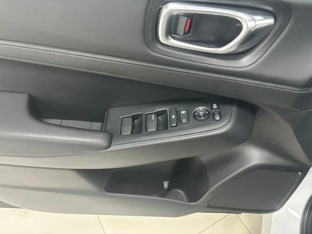 Honda Vezel 2023 — фото 14