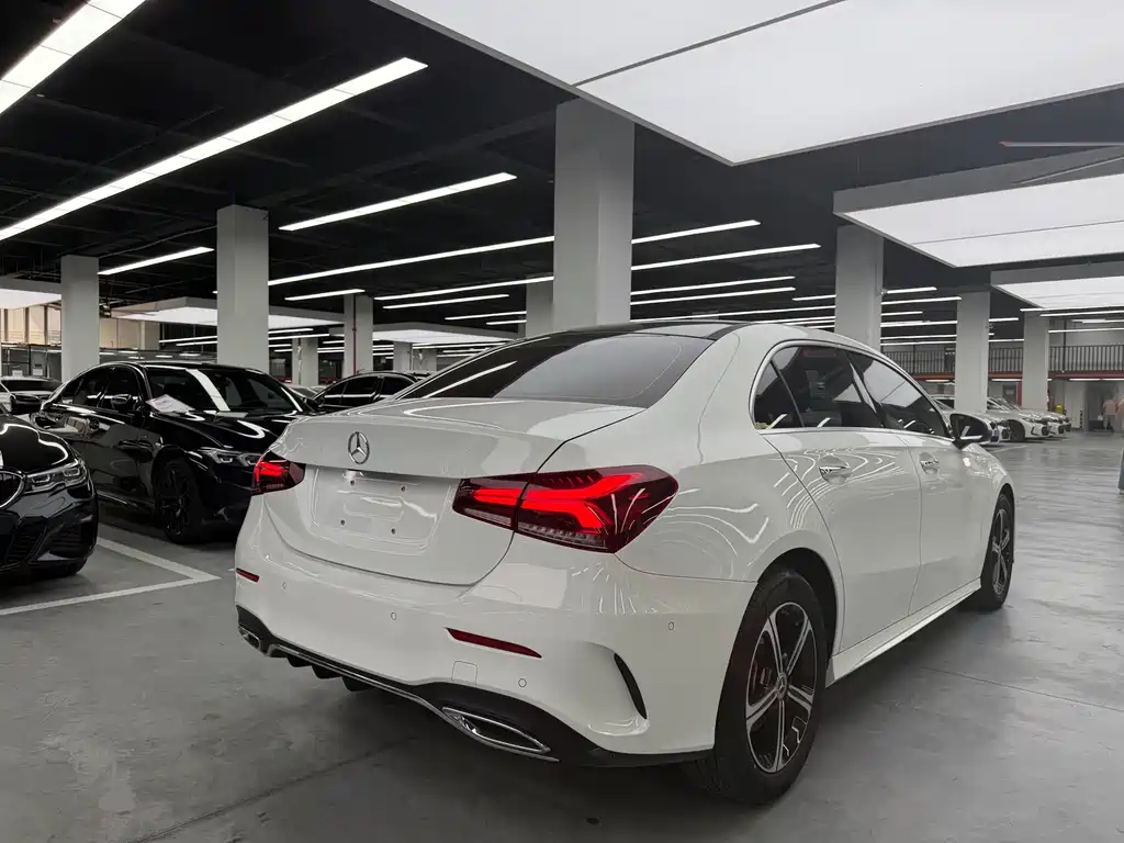 Mercedes-Benz A-Class 2022 — фото 13