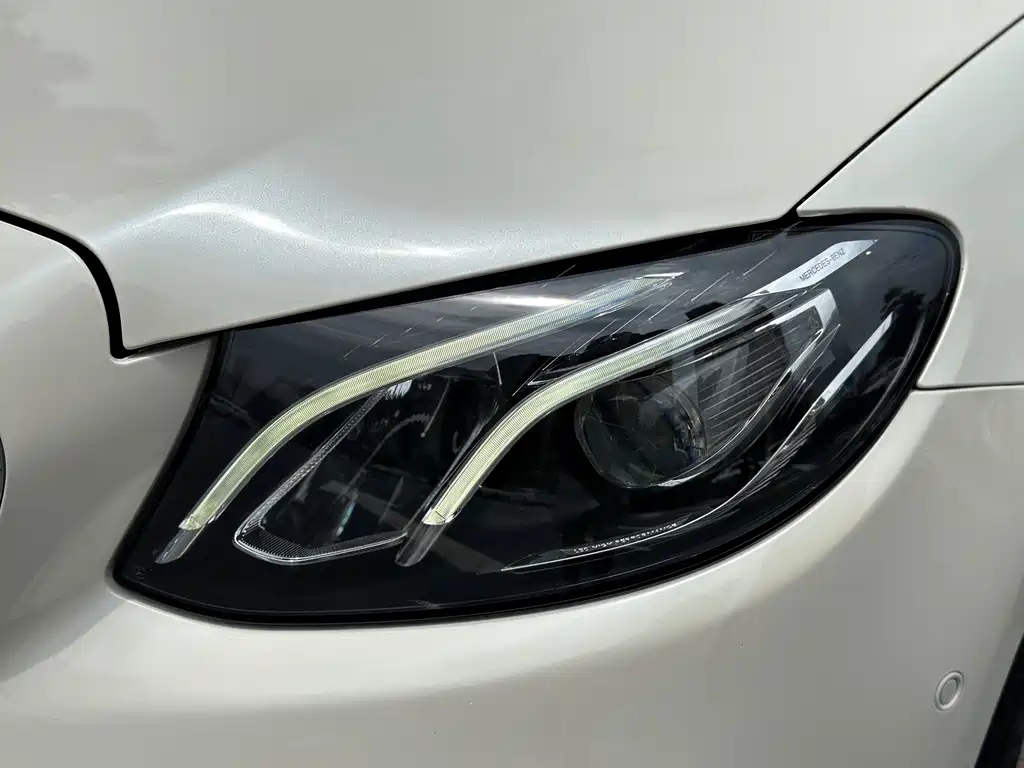 Mercedes-Benz E-Class 2020 — фото 21