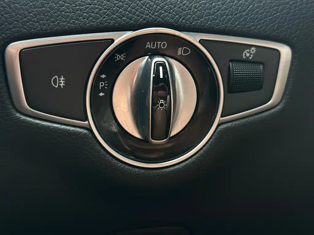 Mercedes-Benz E-Class 2020 — фото 17