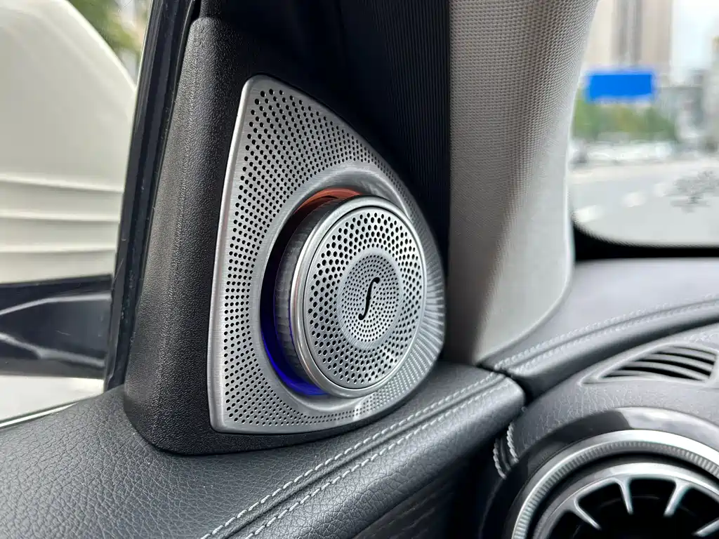 Mercedes-Benz E-Class 2020 — фото 19