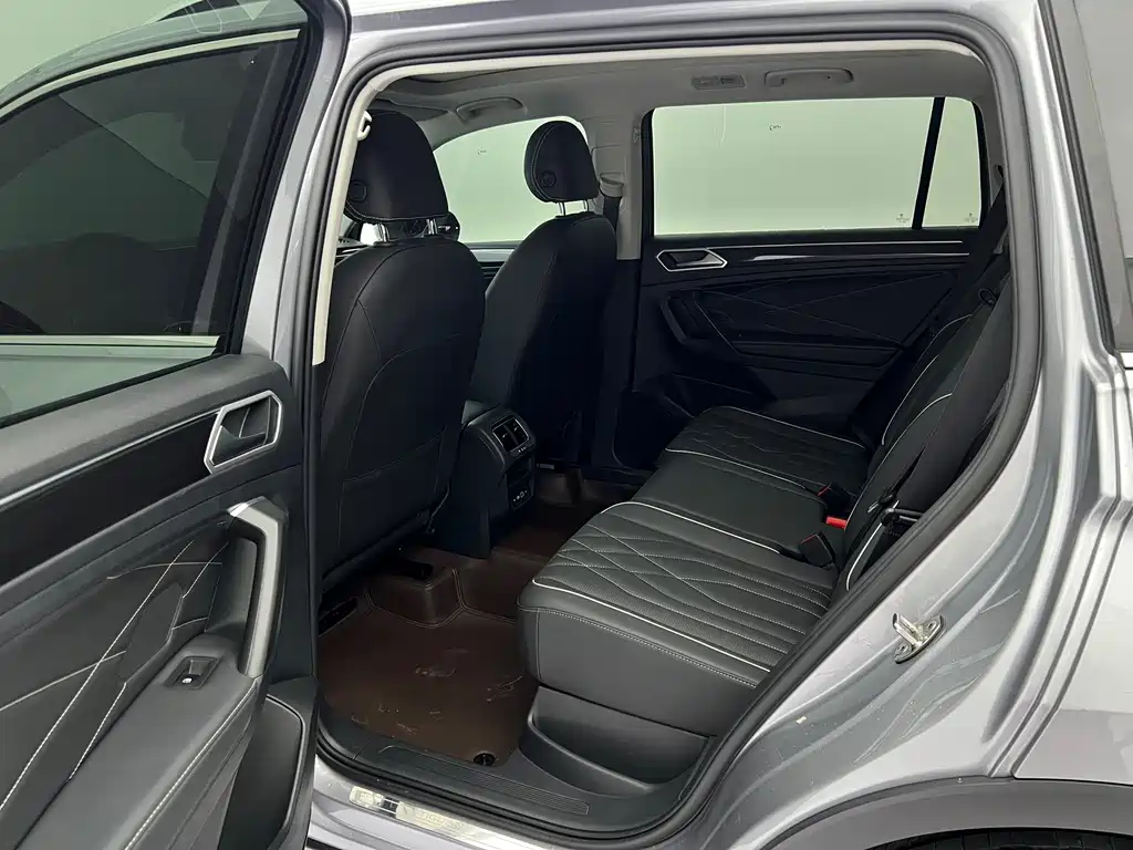 Volkswagen Tiguan L 2022 — фото 16