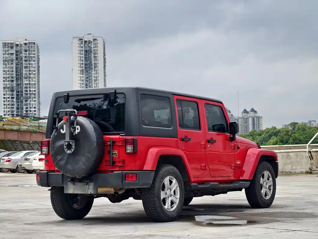 Jeep Wrangler 2016 — фото 20