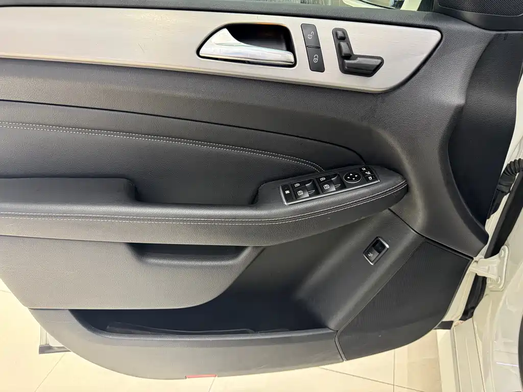 Mercedes-Benz M-Class 2015 — фото 17