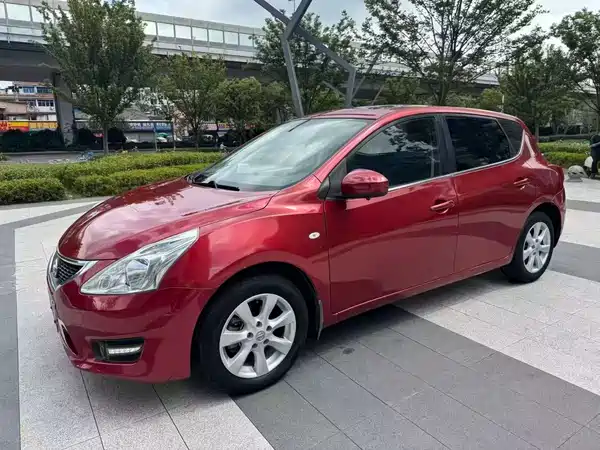 Nissan Tiida 2013