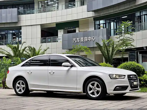 Audi A4L 2012