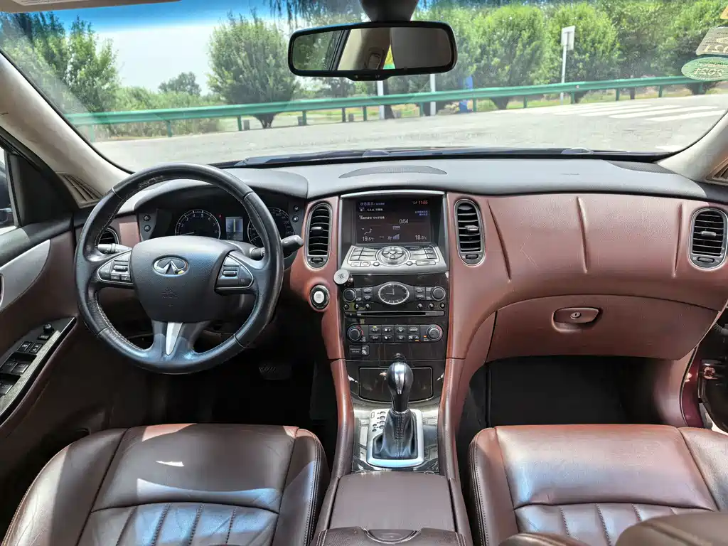 Infiniti QX50 2015 — фото 15