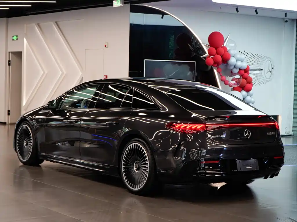 Mercedes-Benz EQS AMG 2025 — фото 9