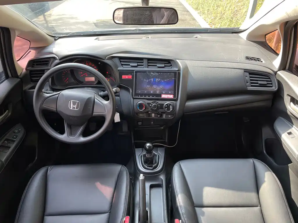 Honda Fit 2017 — фото 10