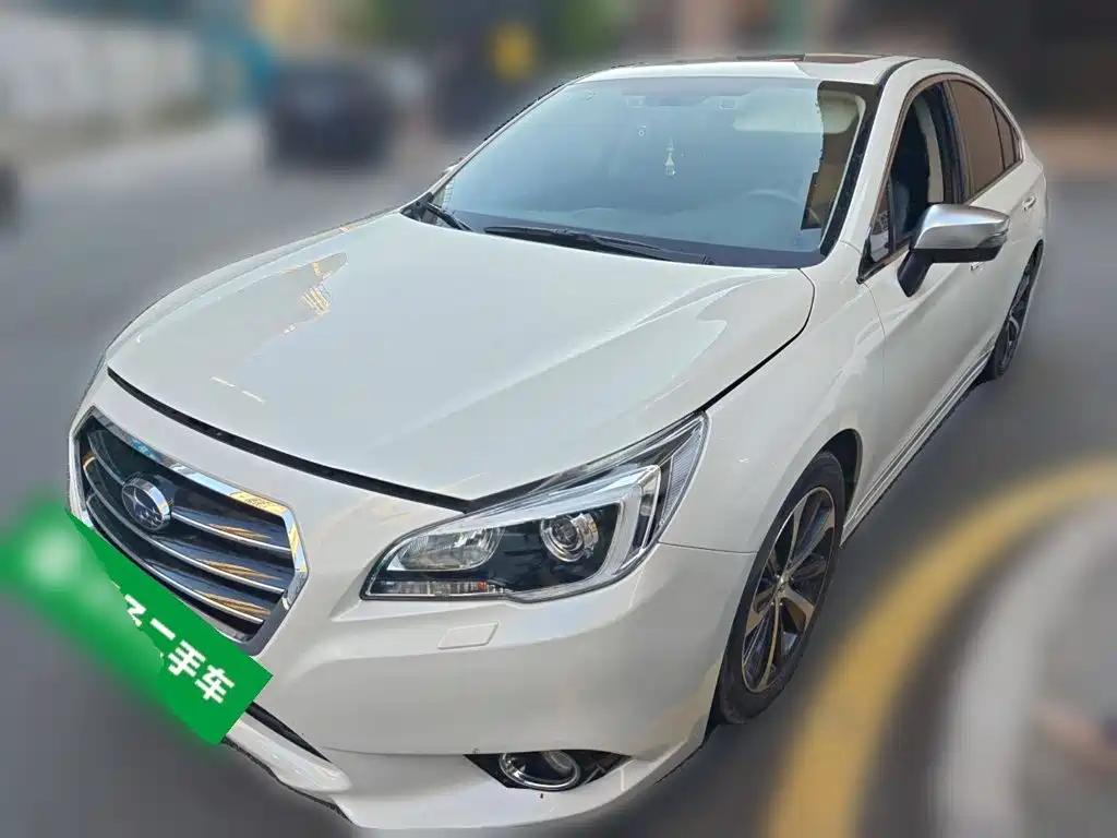 Subaru Legacy 2017 — фото 1