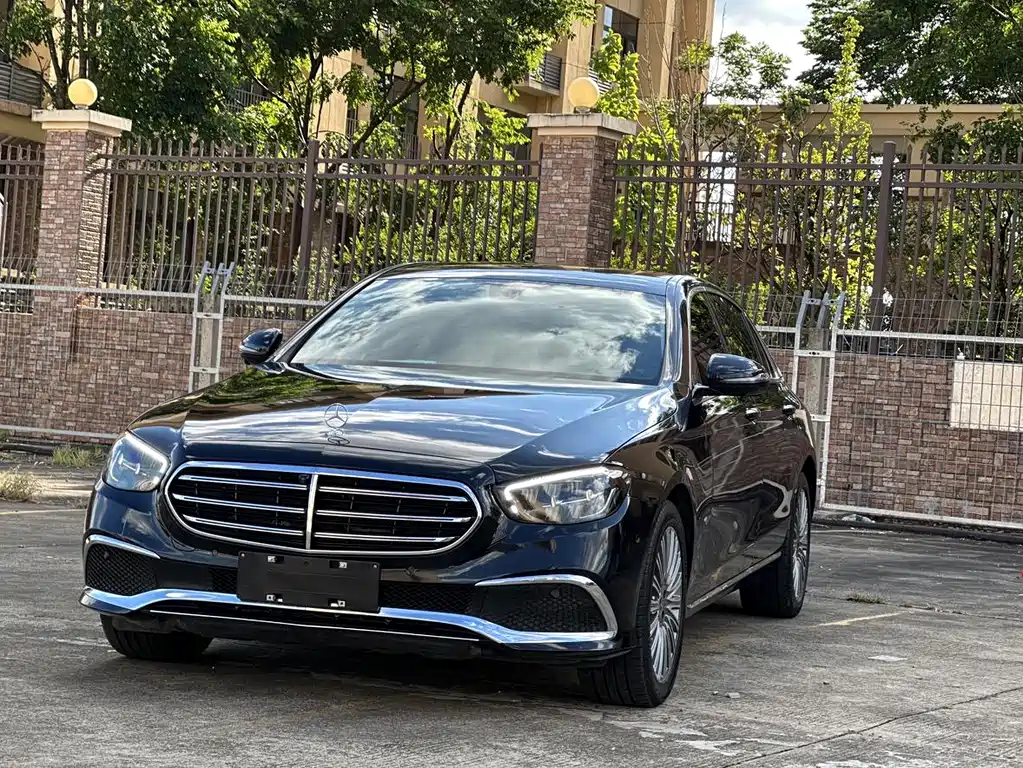 Mercedes-Benz E-Class 2023 — фото 8