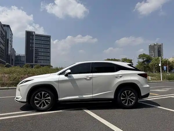 Lexus RX 2020