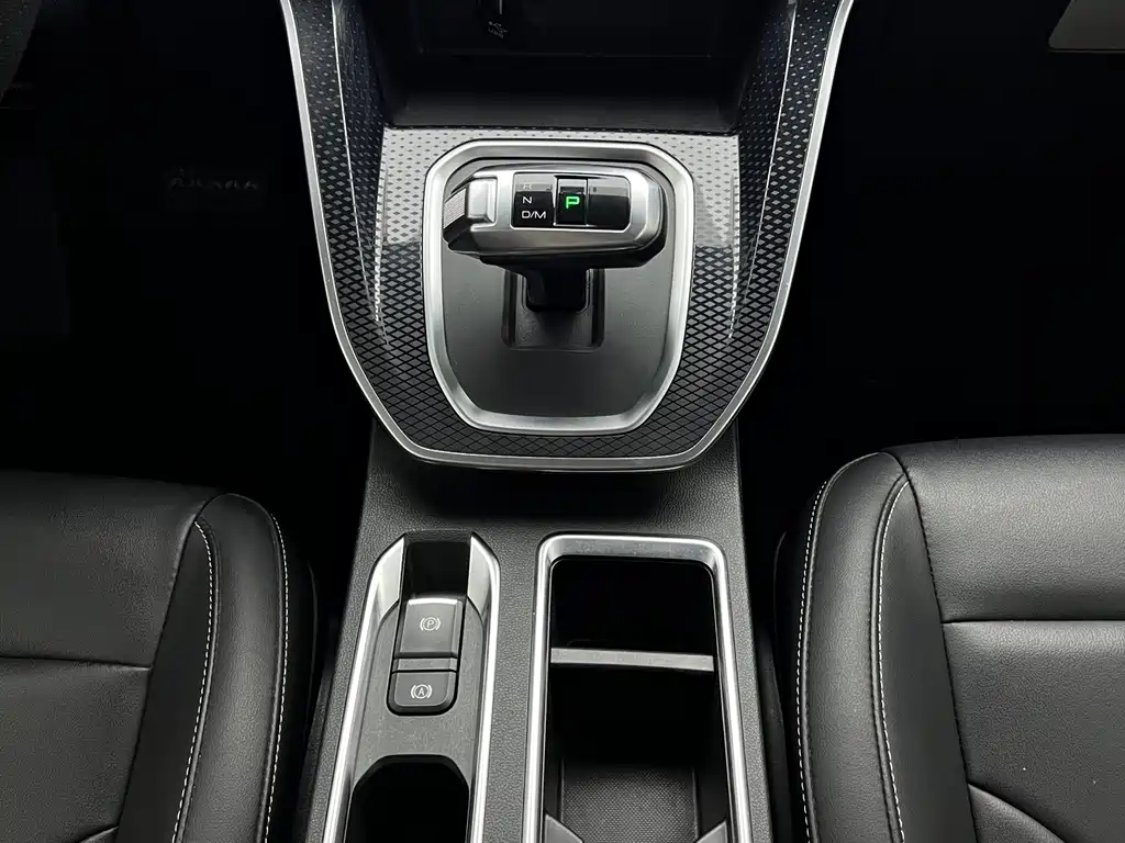 Haval M6 2022 — фото 11