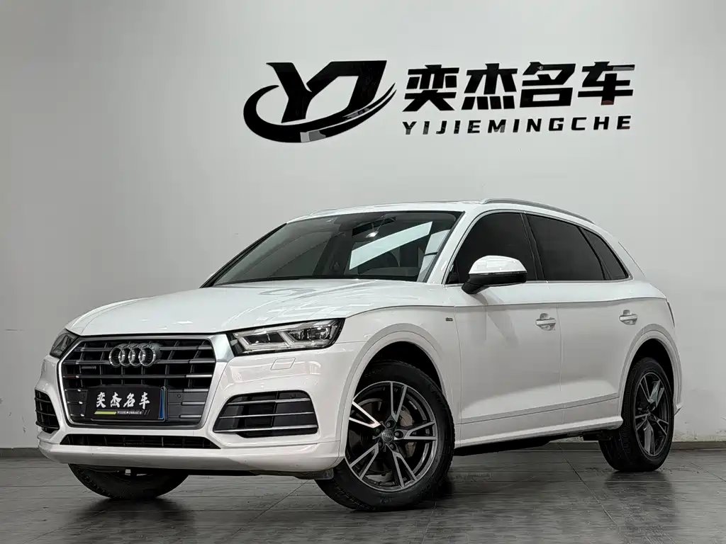 Audi Q5L 2019 — фото 1