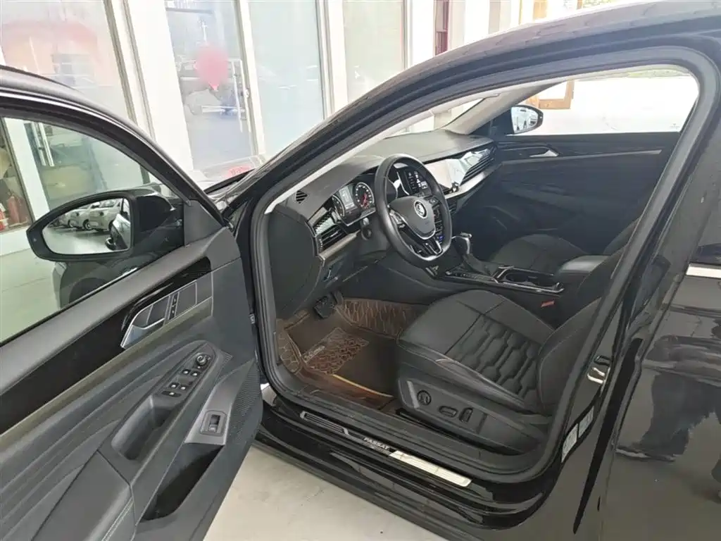 Volkswagen Passat 2020 — фото 16