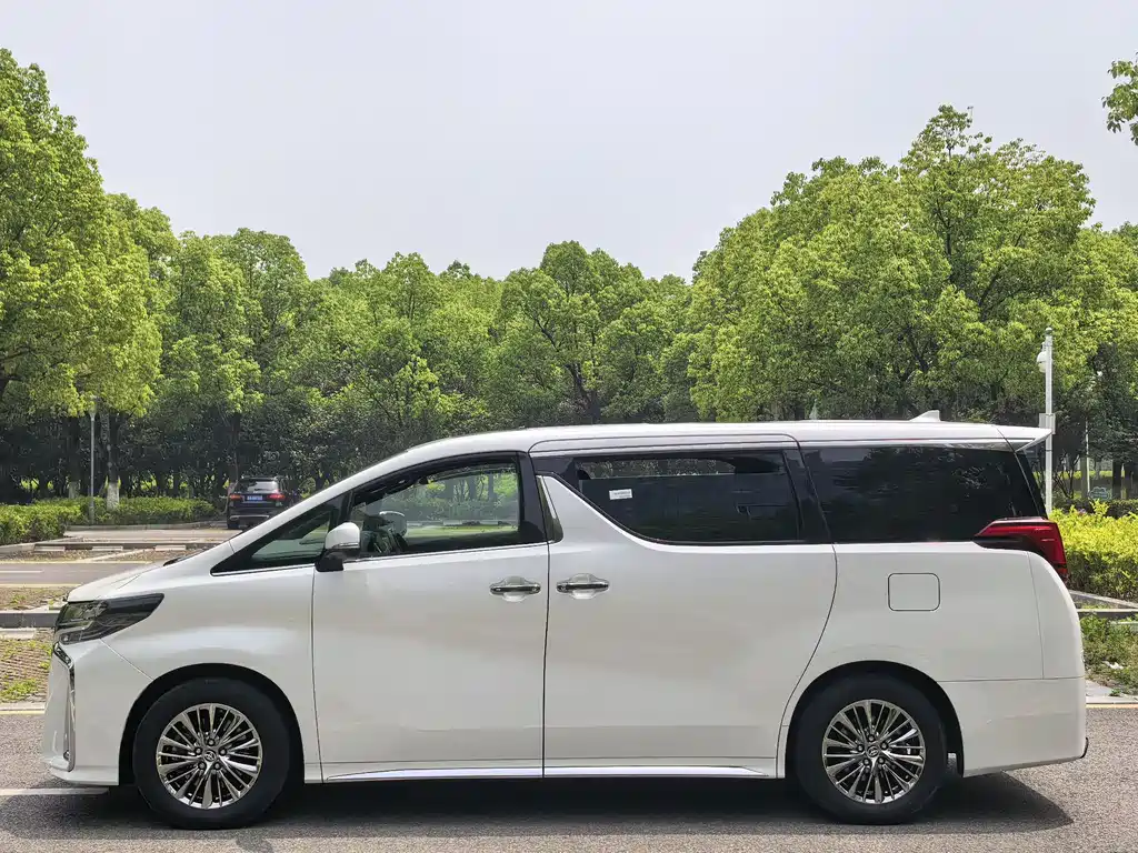 Toyota Alphard 2021 — фото 5
