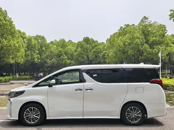 Toyota Alphard 2021