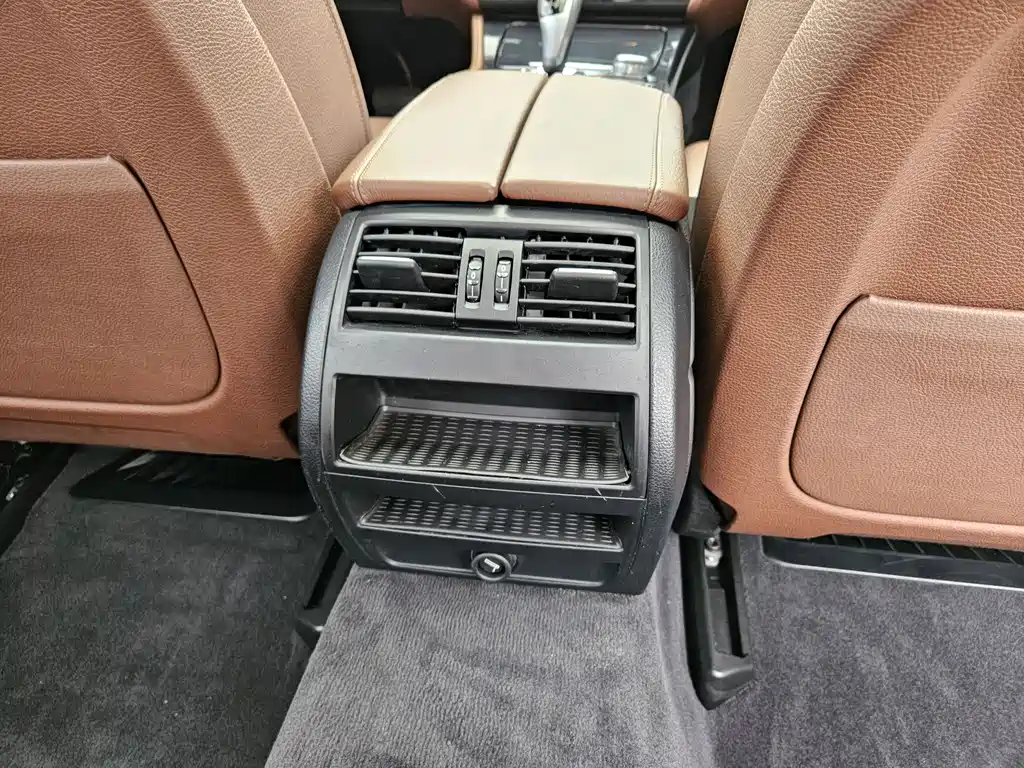 BMW 5 Series 2016 — фото 19