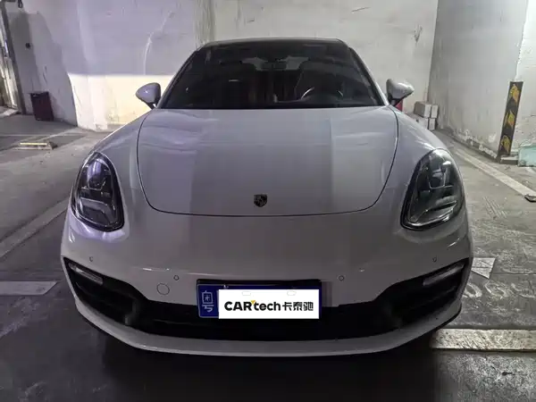 Porsche Panamera 2022
