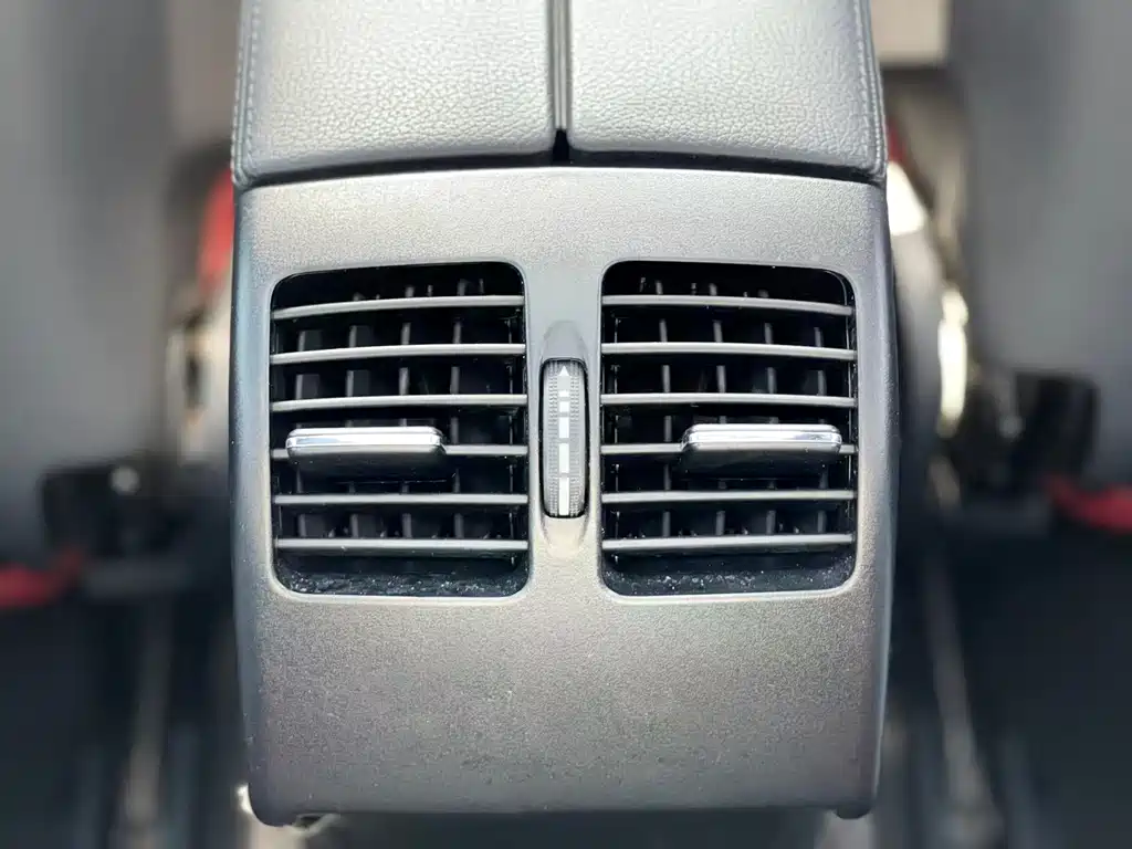 Mercedes-Benz E-Class 2015 — фото 18