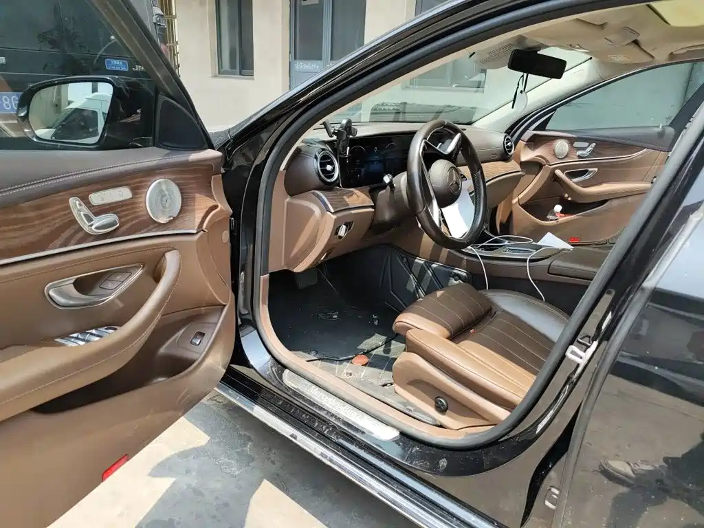 Mercedes-Benz E-Class 2022 — фото 14