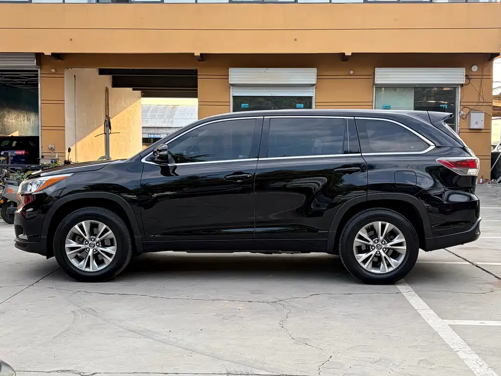 Toyota Highlander 2018 — фото 16