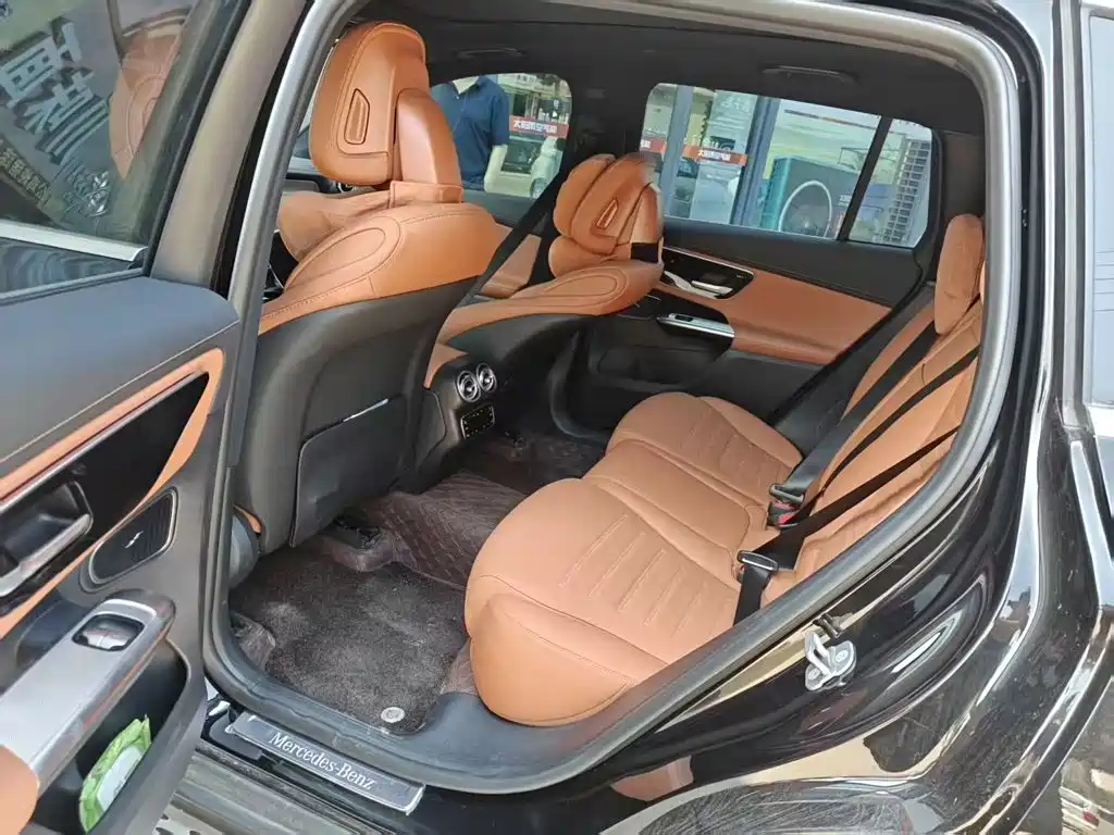 Mercedes-Benz GLC 2025