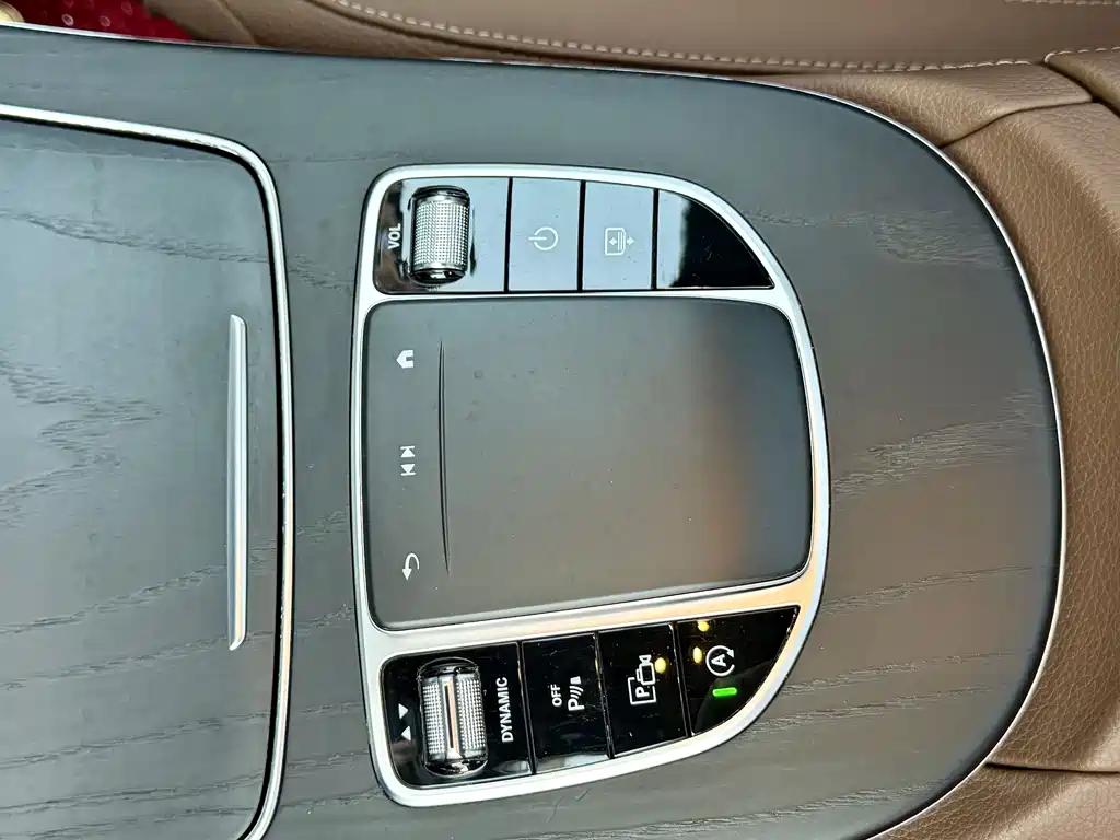 Mercedes-Benz E-Class 2021 — фото 13