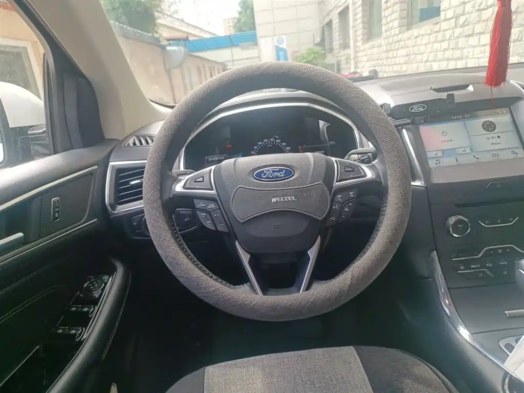 Ford Edge 2018 — фото 6