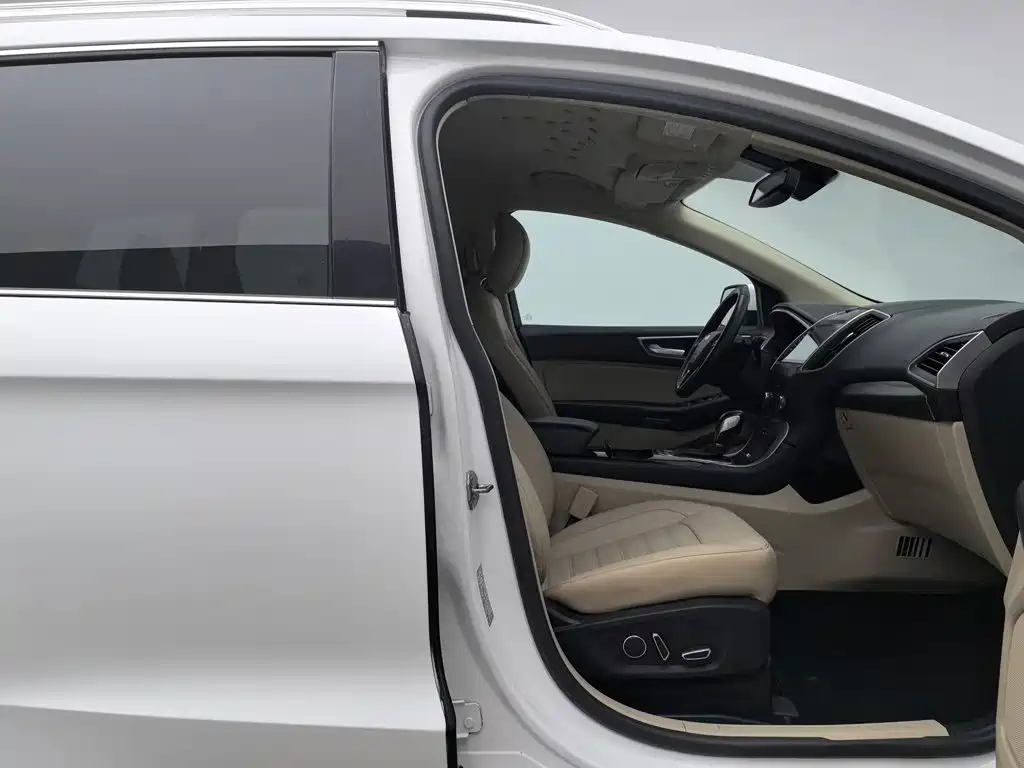 Ford Edge 2015 — фото 23