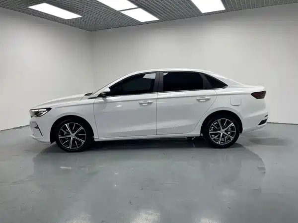 Geely Emgrand 2023