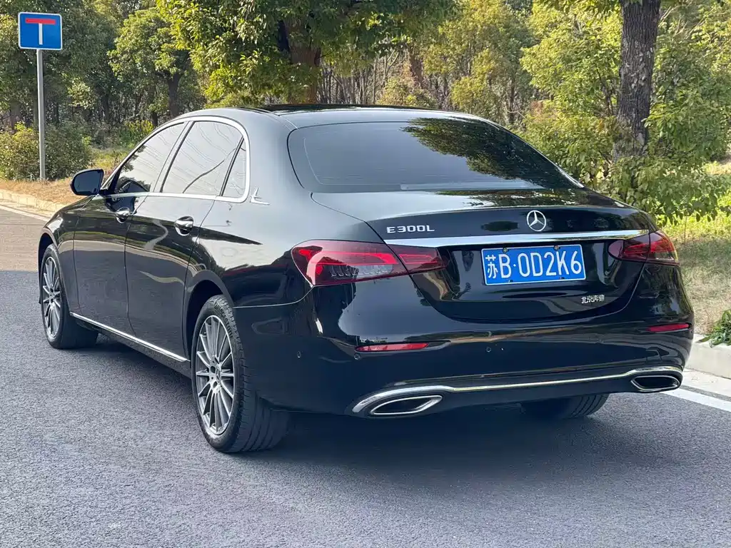 Mercedes-Benz E-Class 2023 — фото 6